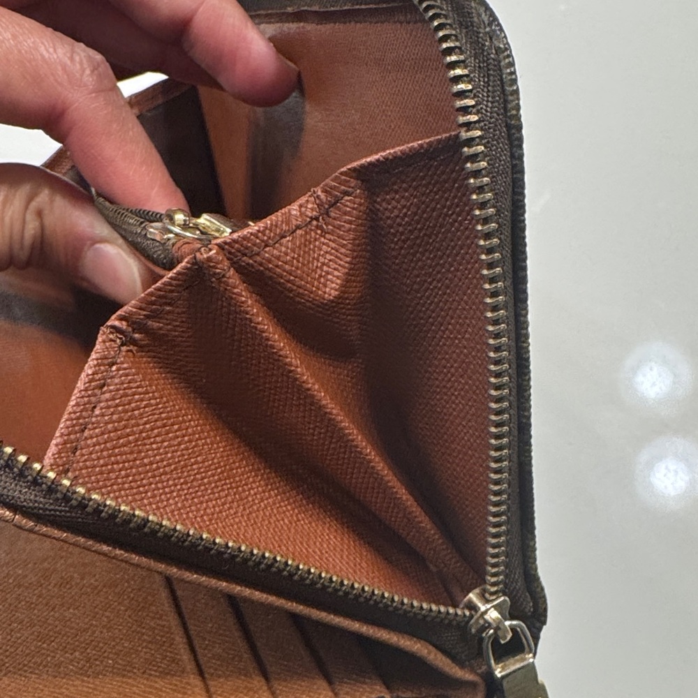 Louis Vuitton Monogram Brown Zip Around Wallet with Tan Snap - Picture 13 of 16